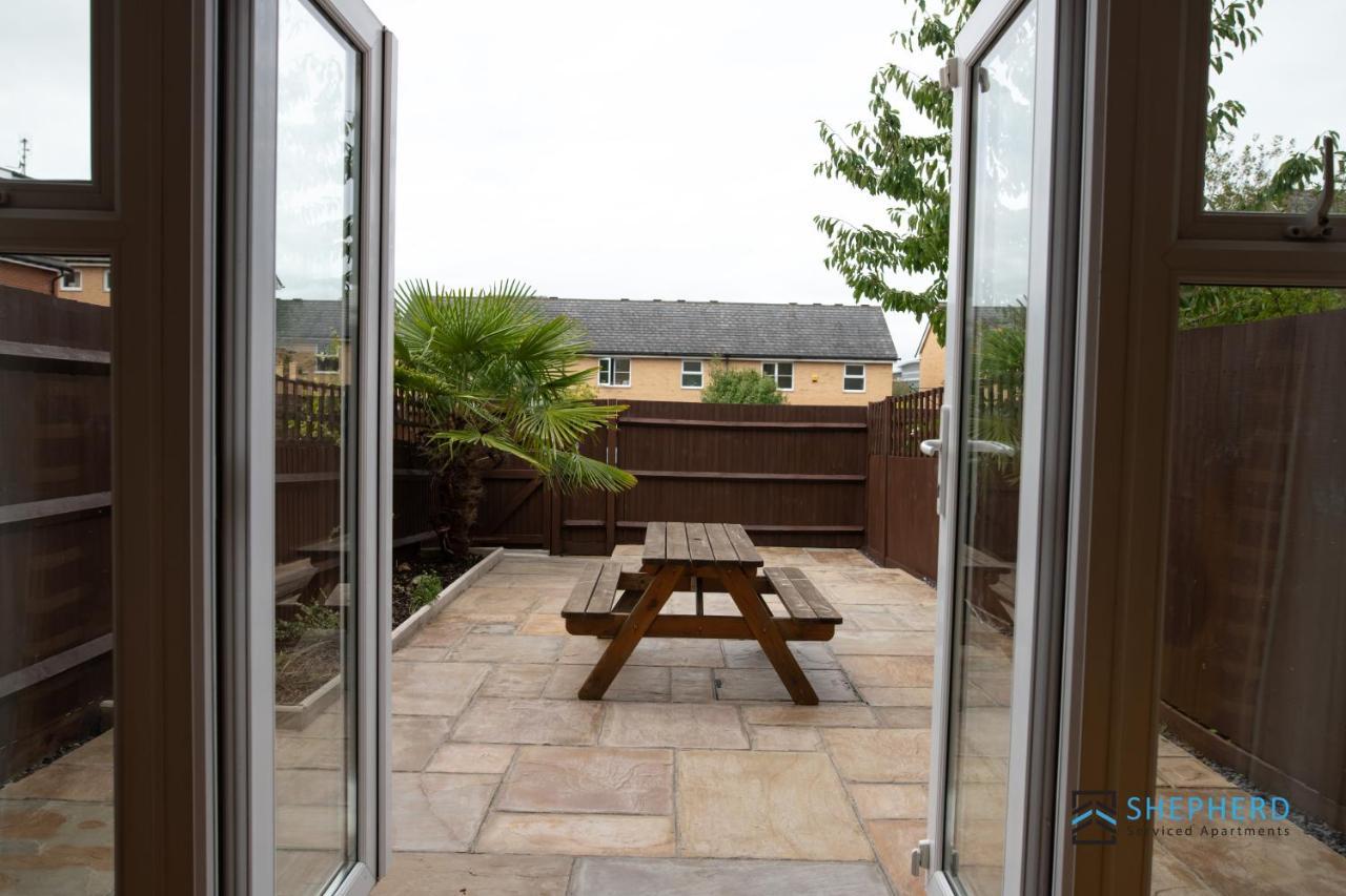 Contractors Digs By Shepherd Serviced Reading